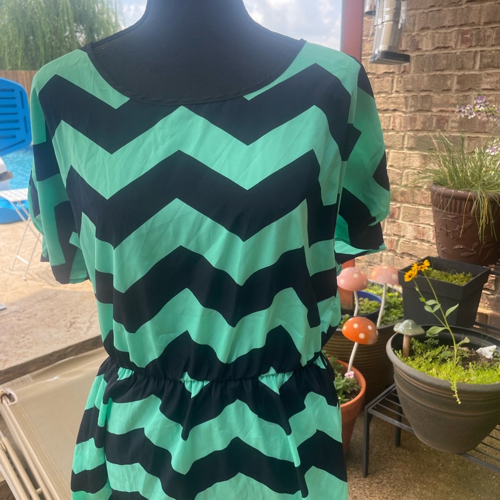 Teal & navy chevron dress. Sz L ladies